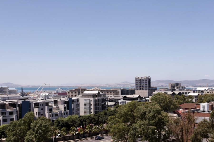 To Let 2 Bedroom Property for Rent in Green Point Western Cape